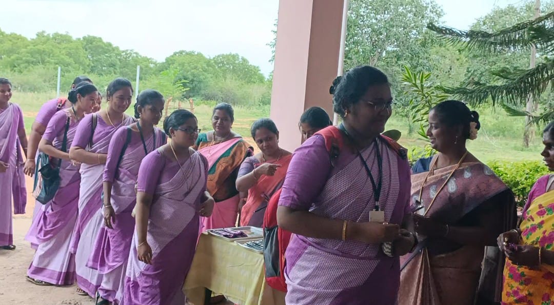 இலஞ்சி டிடிடிஏ டிஎஸ் டேனியல் கல்லூரியில் மாணவ ஆசிரியர்களுக்கு வரவேற்பு..