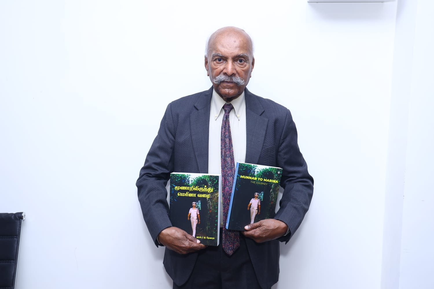 அரசியல் வாதிகள் கார் கதவுகளை போலீஸ் திறப்பதா?; டிஜிபி தேவாரம் எழுதிய நூலில்..