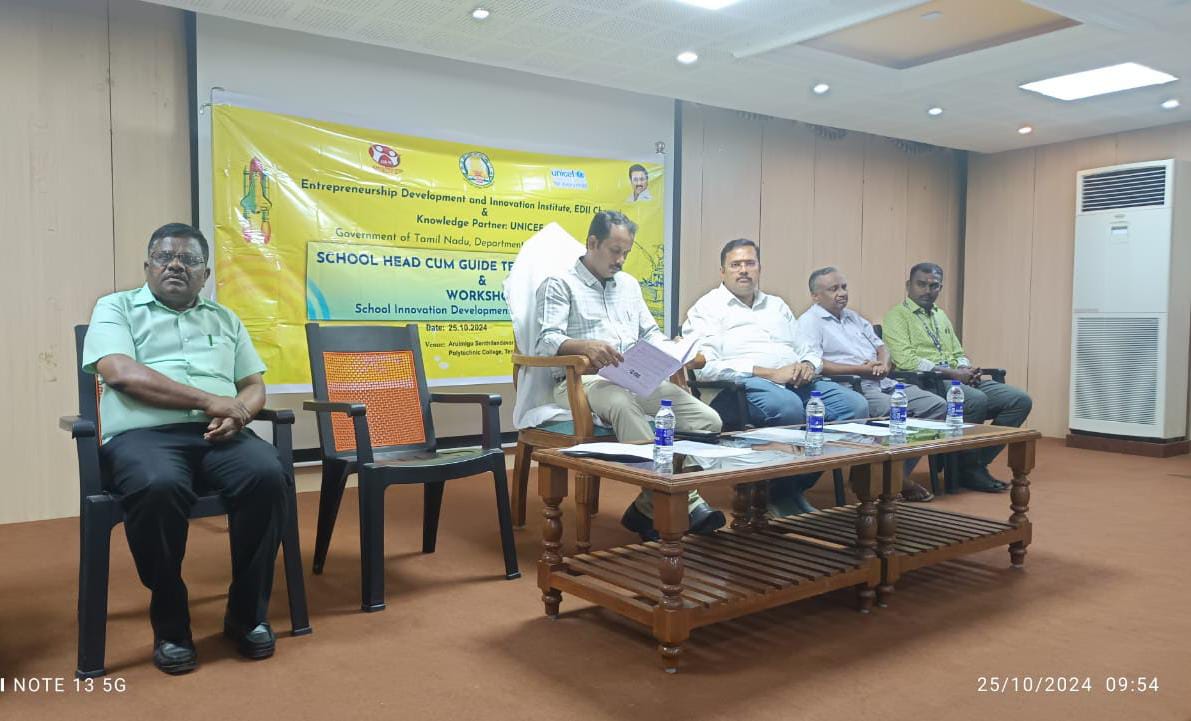 தென்காசி மாவட்டத்தில் ஆசிரியர்களுக்கு புத்தாக்க மேம்பாட்டு திட்ட பயிற்சி; மாவட்ட கலெக்டர் துவக்கி வைத்தார்..