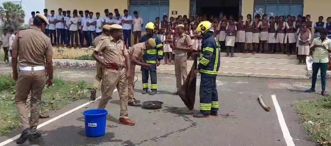 சுரண்டை காமராஜர் அரசு கல்லூரியில் பேரிடர் மேலாண்மை பயிற்சிப் பட்டறை