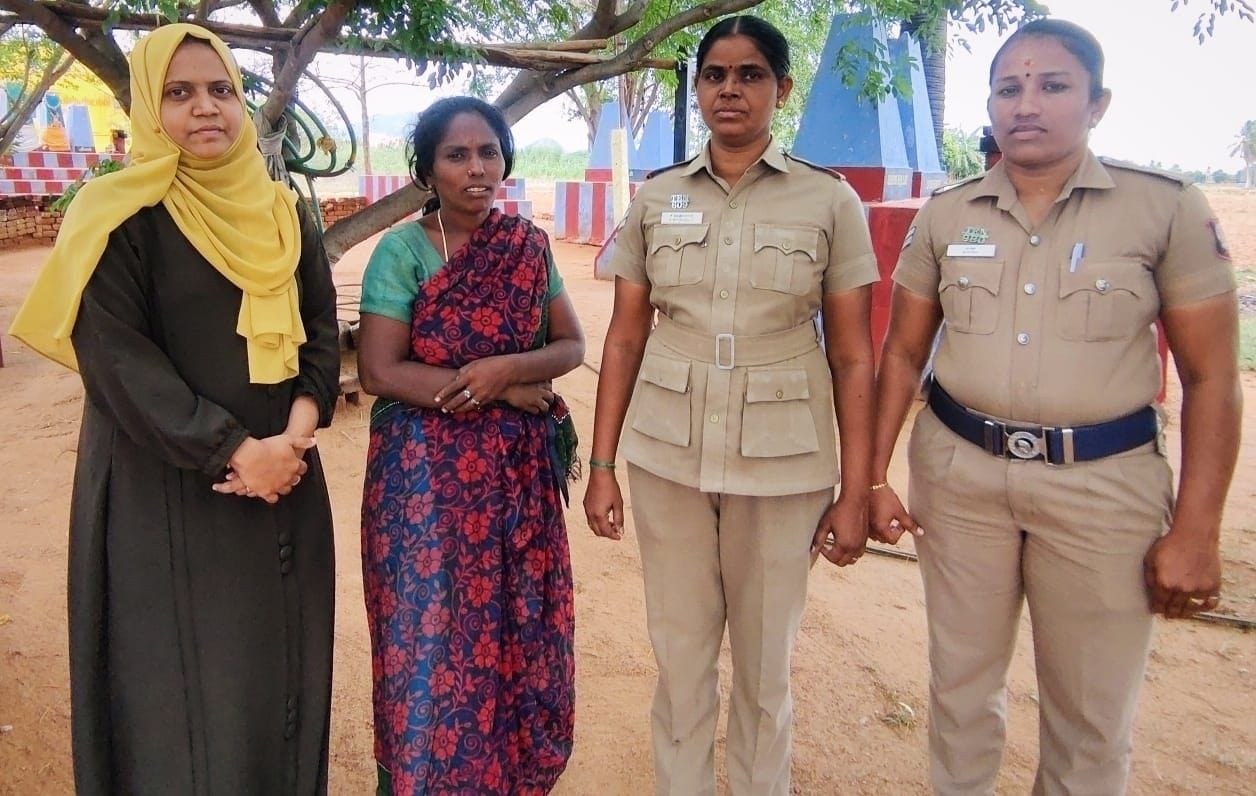 சங்கரன்கோவில் பகுதியில் ஆதரவற்ற மனநலம் பாதித்த பெண் மீட்பு; உதவும் பணியில் பசியில்லா தமிழகம்..
