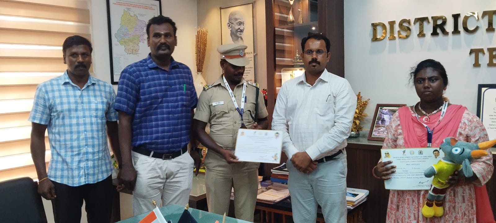 முதலமைச்சர் கோப்பை விளையாட்டு போட்டி; தென்காசி மாவட்டத்திற்கு பெருமை சேர்த்த இருவர்-கலெக்டர் கமல் கிஷோர் பாராட்டு..