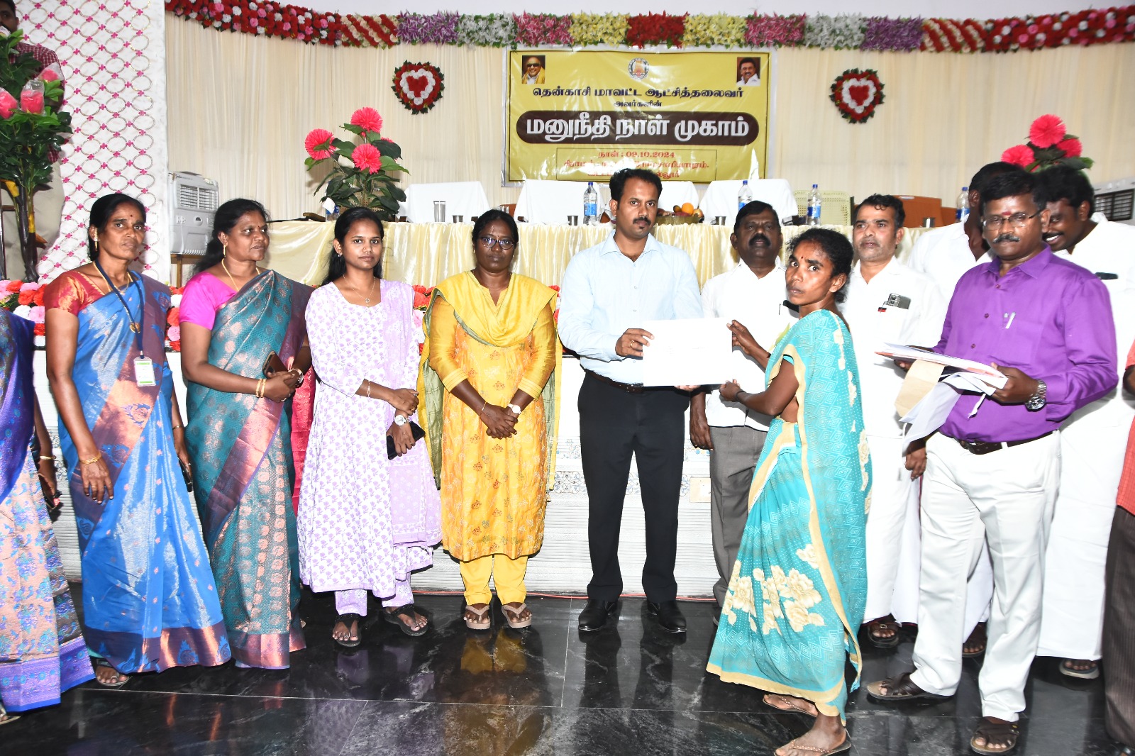தென்காசி மாவட்டத்தில் ரூ.24 இலட்சம் மதிப்பிலான நலத்திட்ட உதவிகள்; மாவட்ட கலெக்டர் வழங்கினார்..