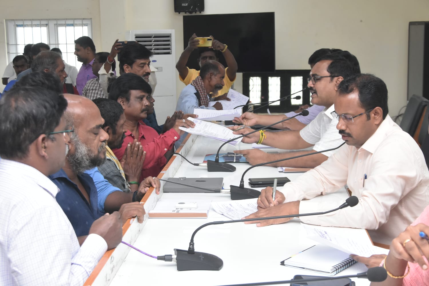 தென்காசியில் நடந்த மக்கள் குறைதீர்ப்பு கூட்டம்..