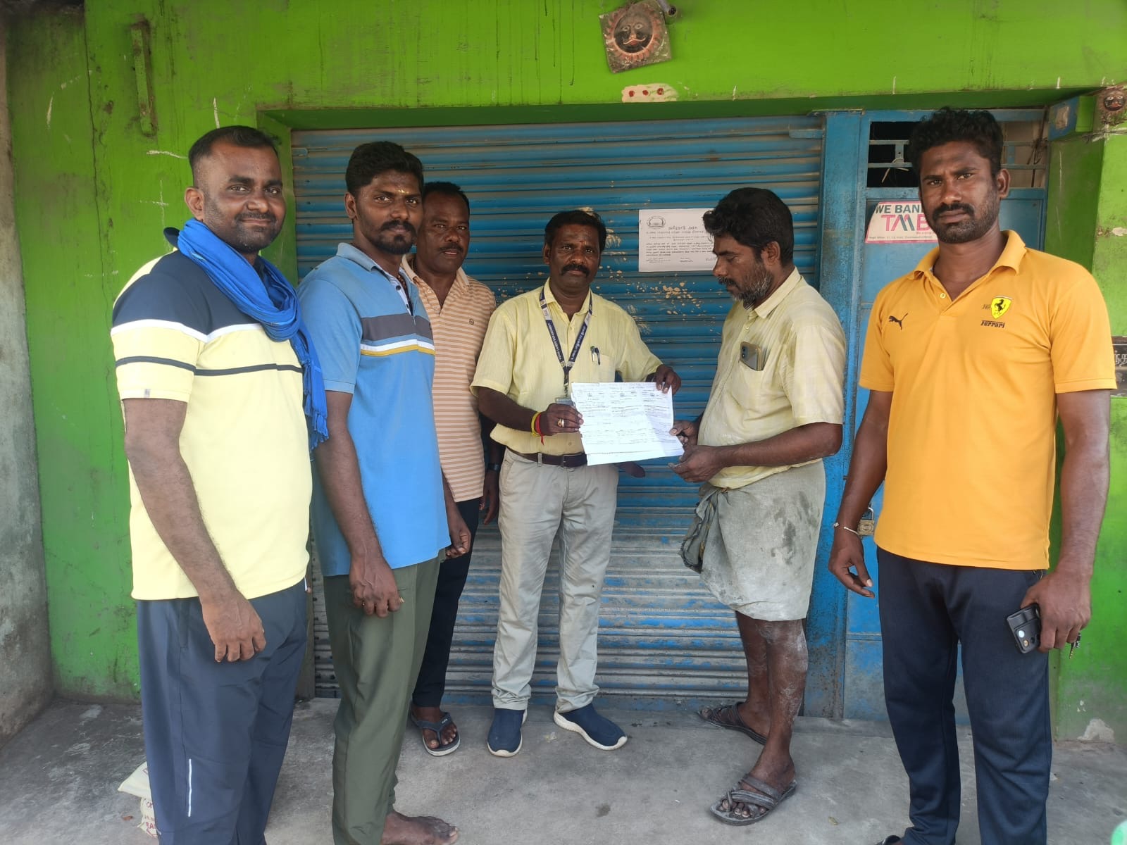 அரசு தடை செய்ய புகையிலை பொருள் விற்பனை : 3 கடைகளுக்கு ரூ.1 லட்சம் அபராதம்…