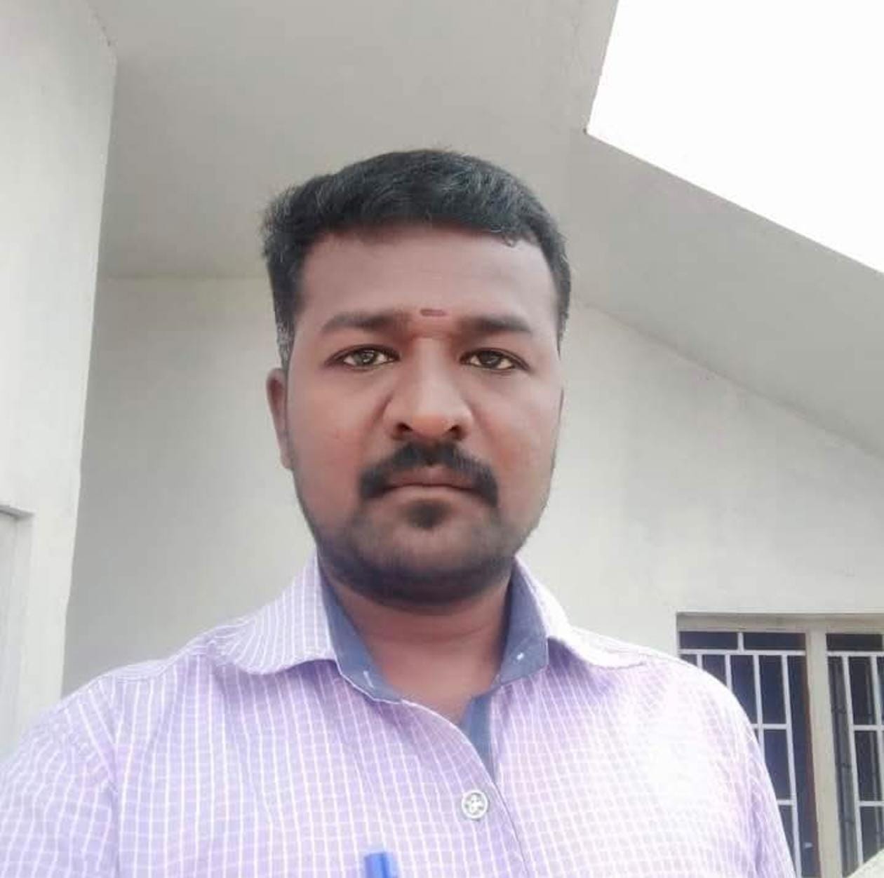 பழனியில் தூய்மை பணியாளர் அரசு அலுவலக அறையிலேயே தூக்கிட்டு தற்கொலை செய்து கொண்ட சம்பவம் பரபரப்பை ஏற்படுத்தியுள்ளது..