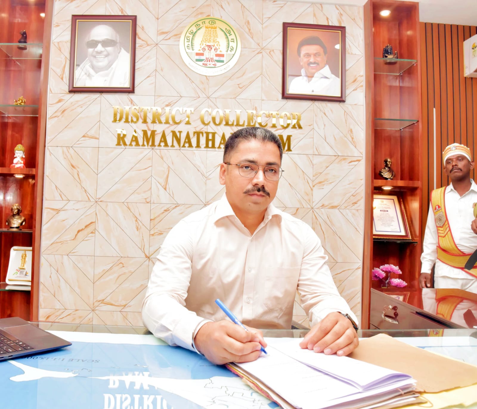 மாவூர் பால் உற்பத்தியாளர்கள்கூட்டுறவு சங்கத்தின் மூலம் மகளிர் குழு உறுப்பினர்கள் மானியத்திட்டம்