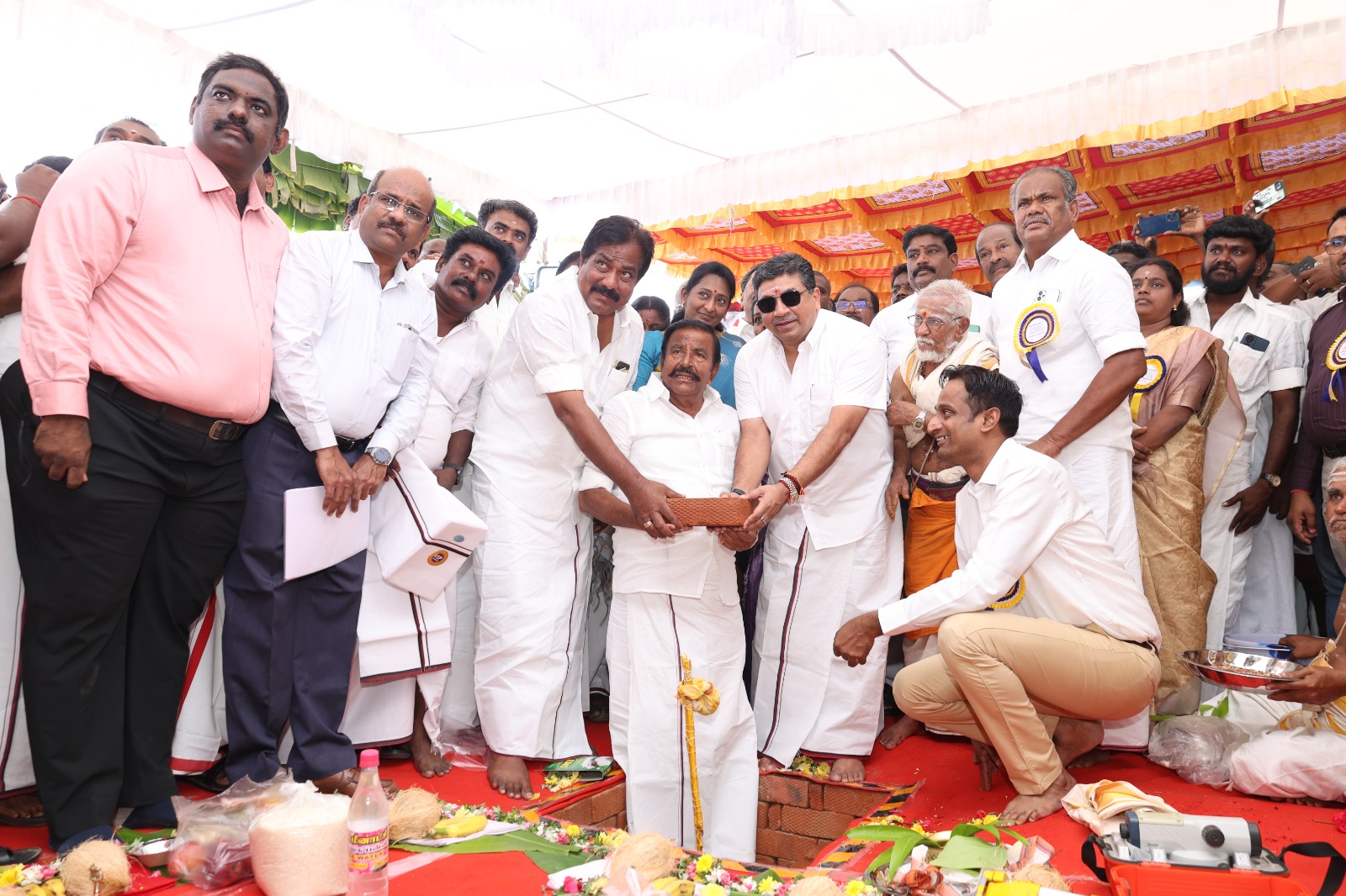 மதுரை மாநகராட்சி அம்ரூத் 2.0 திட்டத்தின் கீழ் ரூ.471.89 கோடி மதிப்பீட்டில் புதிய பாதாள சாக்கடை திட்டப்  பணி அடிக்கல் நாட்டு விழா.!