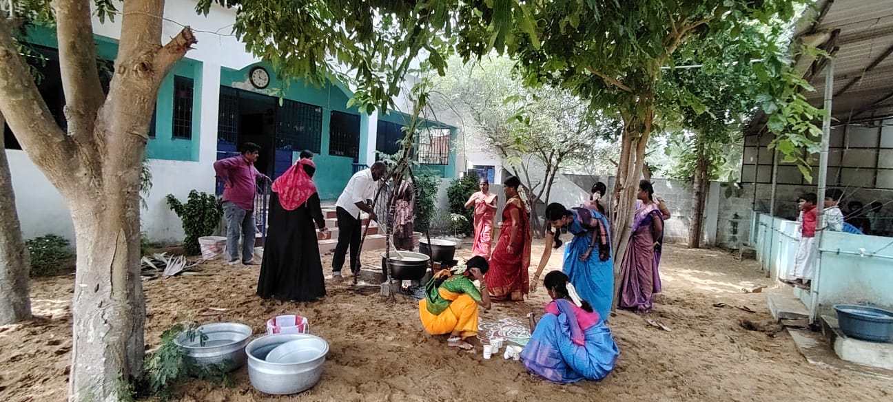 புதுமடம் மழலையர் மற்றும் தொடக்கப்பள்ளியில் சமத்துவ பொங்கல் விழா.!