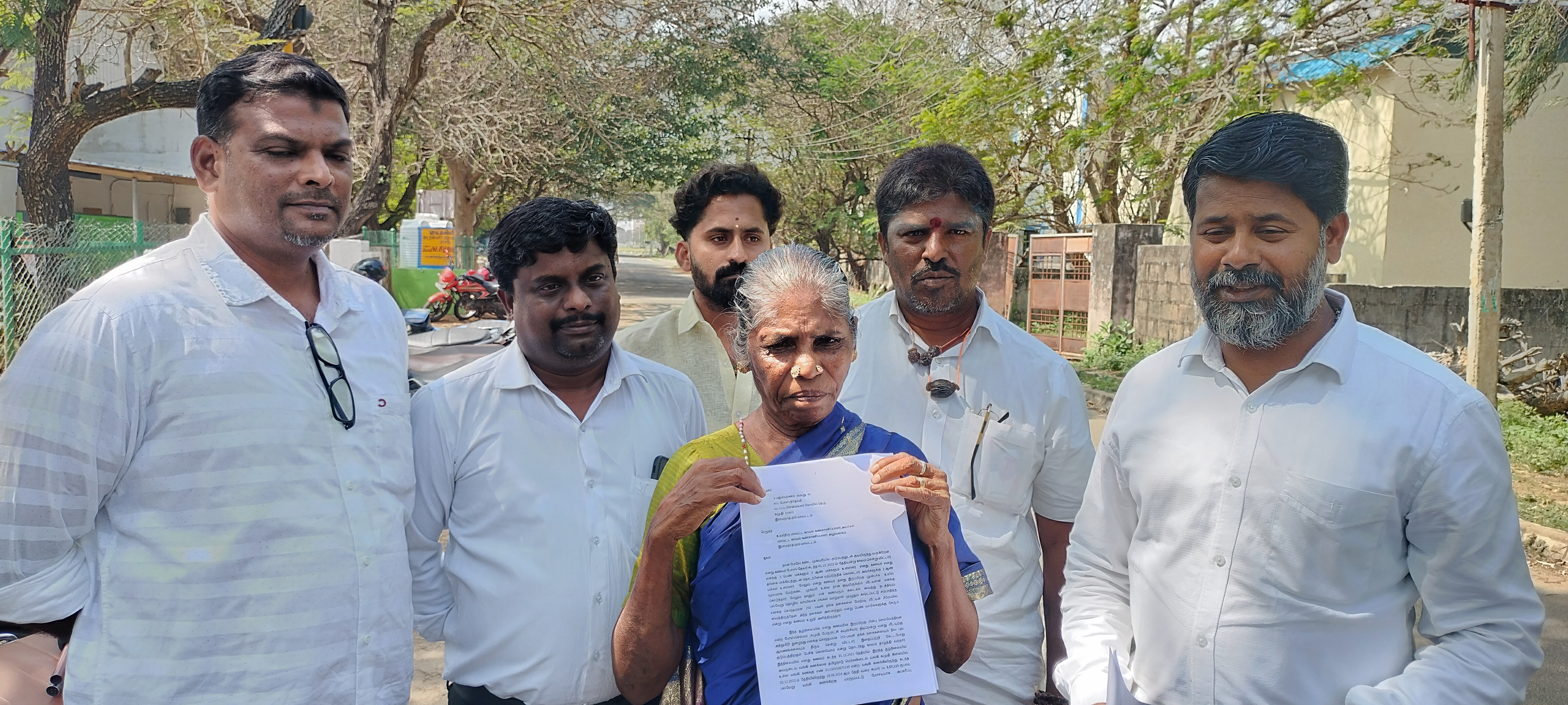 70 வயசுல டைவர்ஸ் பொய்யா ஏமாத்தி மோசடி எஸ்.பி. அலுவலகத்தில் புலம்பிய கமுதி மூதாட்டியின் சோகக் கதை.!