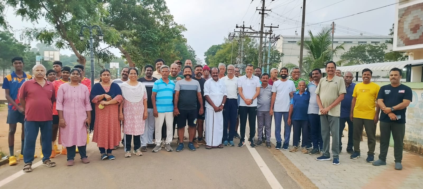 தஞ்சையில் 8 கிலோமீட்டர் ஆரோக்கிய நடை பயிற்சி.