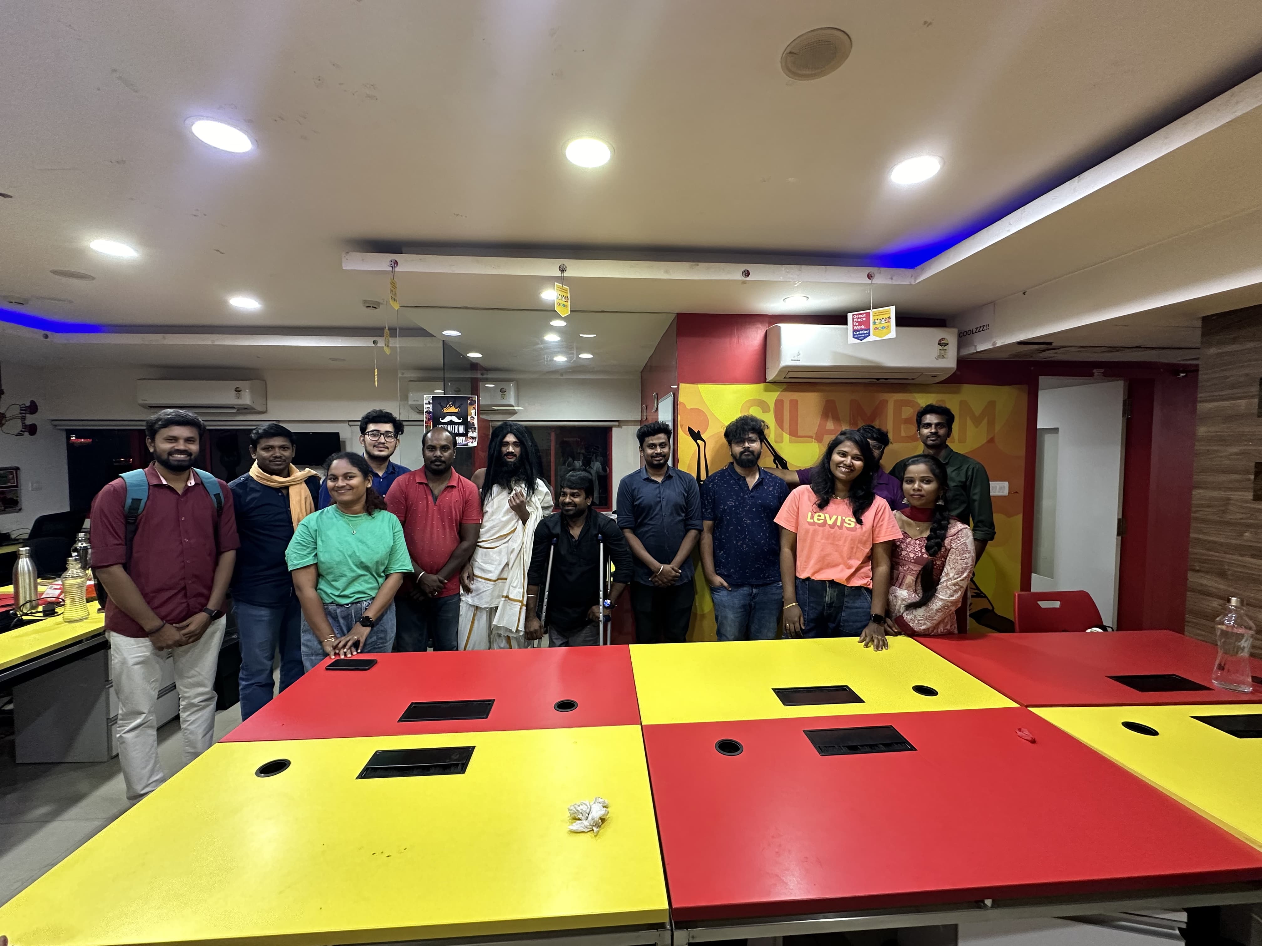 மதுரை ரேடியோ மிர்ச்சியின் (தனியார் பண்பலை) “லவ் மாங்க்” நிகழ்ச்சி.!