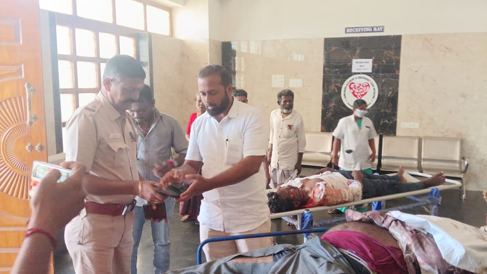ராமநாதபுரத்தில் அரசு பேருந்தும் காரும் மோதி விபத்து.! 03 பேர் இறப்பு ஒருவர் காயம்..!!