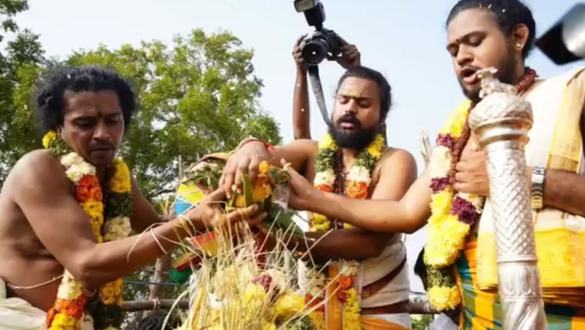 ஆர் எஸ் மங்கலம் அருகே அருள்மிகு பத்திரகாளியம்மன் ஸ்ரீ எழுந்தருள் நாயகி ஆலய கும்பாபிஷேகம் விழா.!