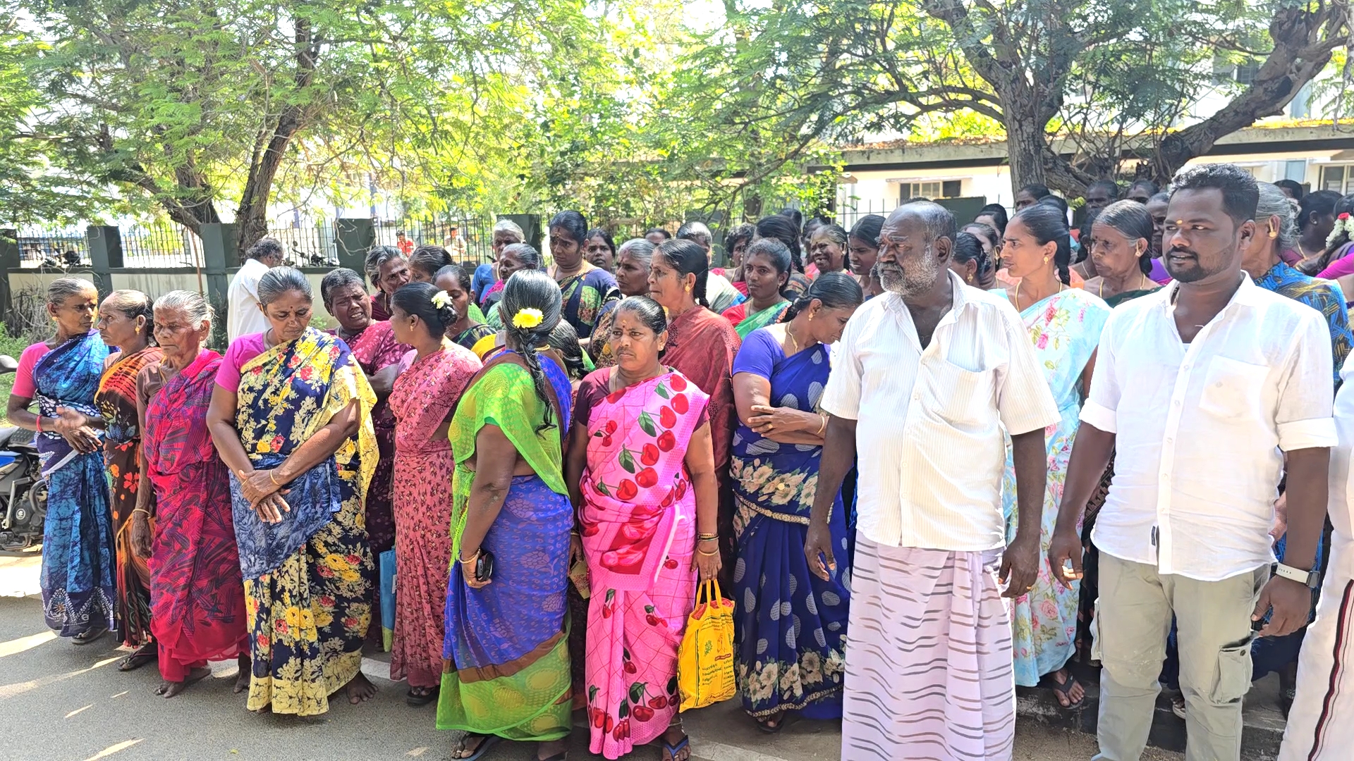 பேராவூர் ஊராட்சியை ராமநாதபுரம் நகராட்சியோடு இணைக்க கடும் எதிர்ப்பு : 