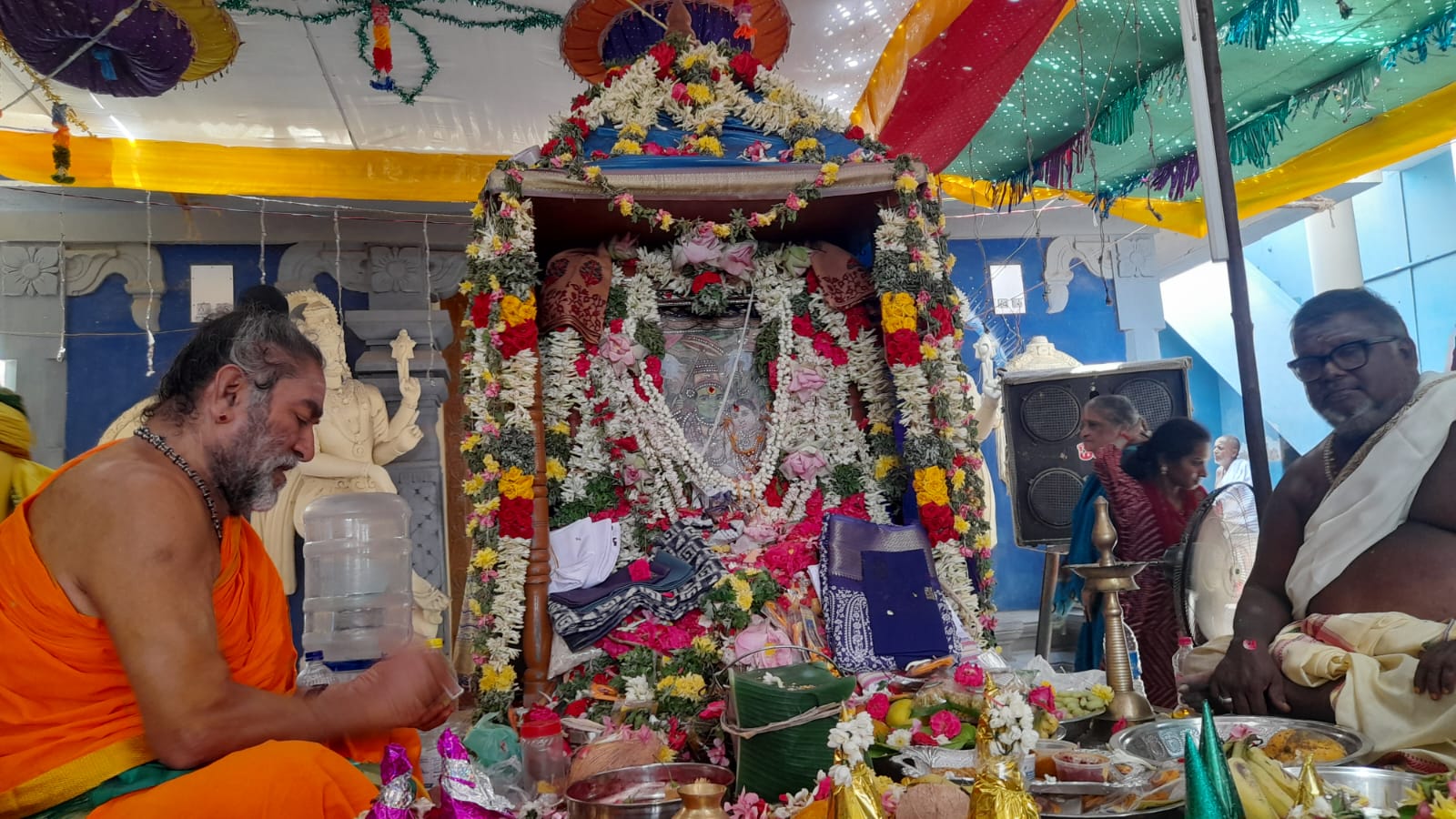 சோழவந்தானில் ராம நவமியை முன்னிட்டு ஸ்ரீராம பக்த சபா சார்பில் சீதா கல்யாணம் நடைபெற்றது பக்தர்கள் பஜனை பாடல்கள் பாடி உற்சாகம்.