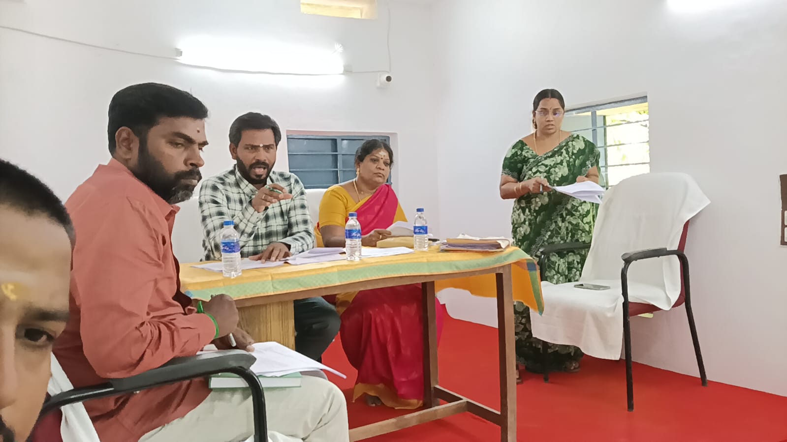 உசிலம்பட்டி நகர மன்ற கவுன்சிலர்  கூட்டம்