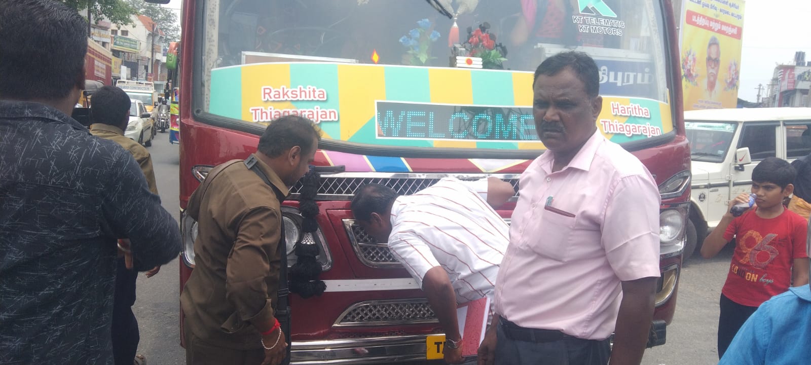 பேருந்துகளில் அதிக ஒலி எழுப்பும் ஹாரன்.! போக்குவரத்து துறை அதிகாரிகள் அதிரடி சோதனை.!!