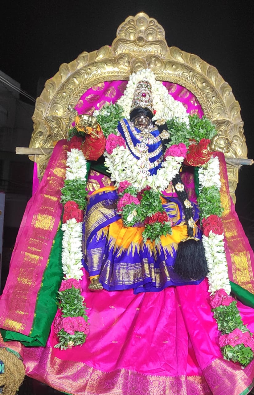 சோழவந்தான் அருள்மிகு திரௌபதை அம்மன் கோவில் பூக்குழி விழாவிற்கான கொடியேற்றம்