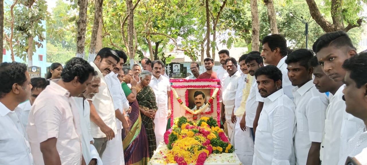 உசிலம்பட்டி டி இ எல் சி ஆசிரியர் பயிற்சி பள்ளி முன்னாள் தாளாளர் மதுரம் நினைவு நாள் அனுசரிப்பு