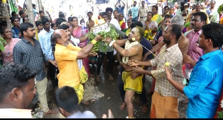 விக்கிரமங்கலம் ஸ்ரீ பத்ர காளியம்மன் கோவில் வைகாசி பொங்கல் உற்சவ விழா பால்குடம் அக்னி சட்டி எடுத்து பக்தர்கள் நேர்த்திக்கடன்
