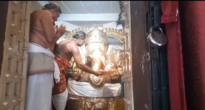 திருவேடகம் விவேகானந்தர் கல்லூரி அருகே உள்ள  சதுர்வேத கணபதி கோவில் மண்டல அபிஷேக விழா.