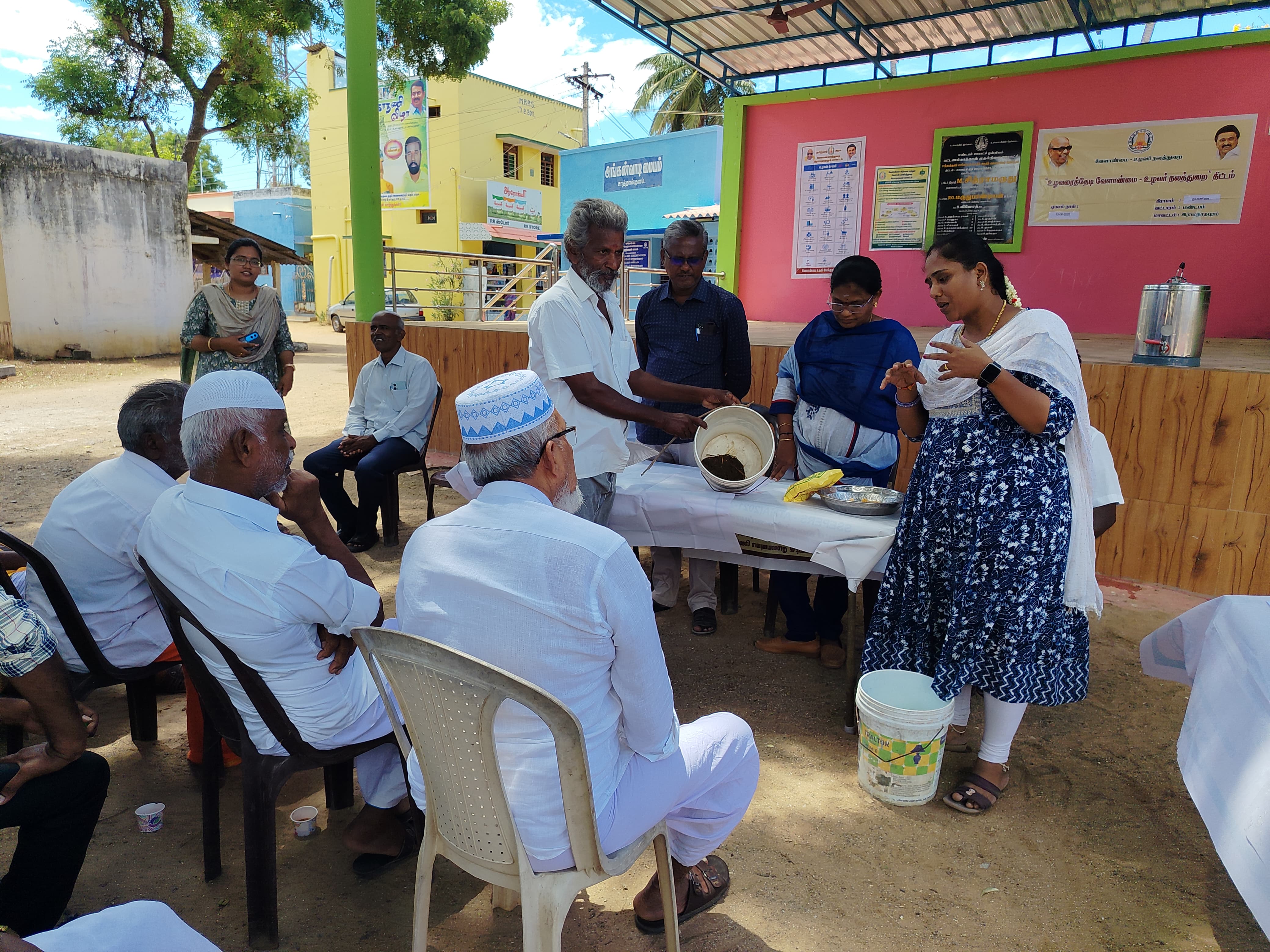 குயவன்குடி மற்றும் காரான் கிராமங்களில் உழவரைத் தேடி வேளாண்மை திட்ட முகாம்.!