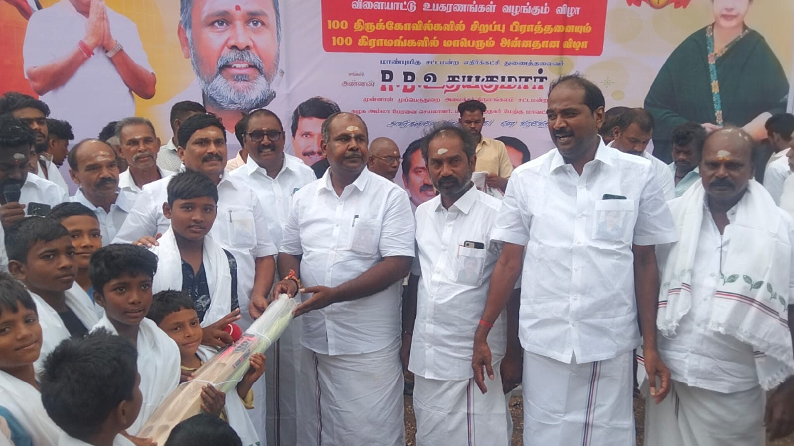 காவல் நிலையம் தாக்கப்பட்ட விவகாரத்தில் முதல்வர் பதவி விலக வேண்டும் -ஆர்பி