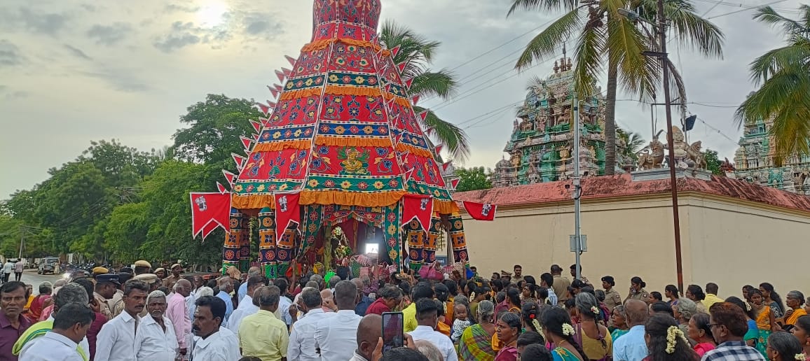 தேவகோட்டை அருகே கண்டதேவி குங்கும காளியம்மன் திருக்கோவில் தேரோட்டம்.!