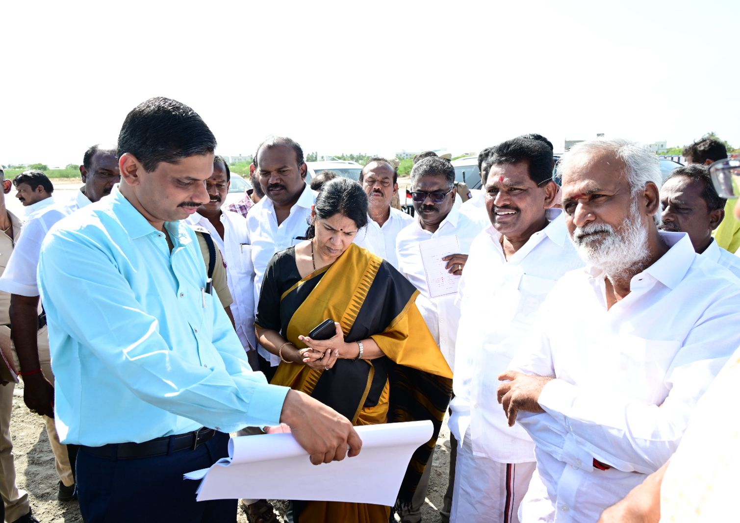 திருச்செந்தூர் கோவில் பணி; கனிமொழி எம்.பி ஆய்வு..