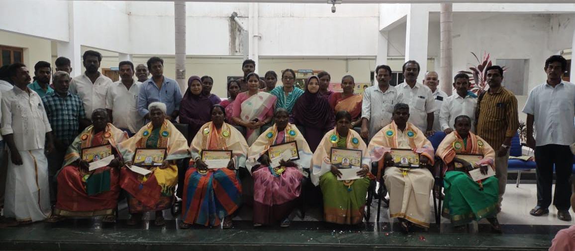மேட்டுப்பாளையம் நகராட்சியில் பணி நிறைவு பெறும் பணியாளர்களுக்கு பாராட்டு விழா