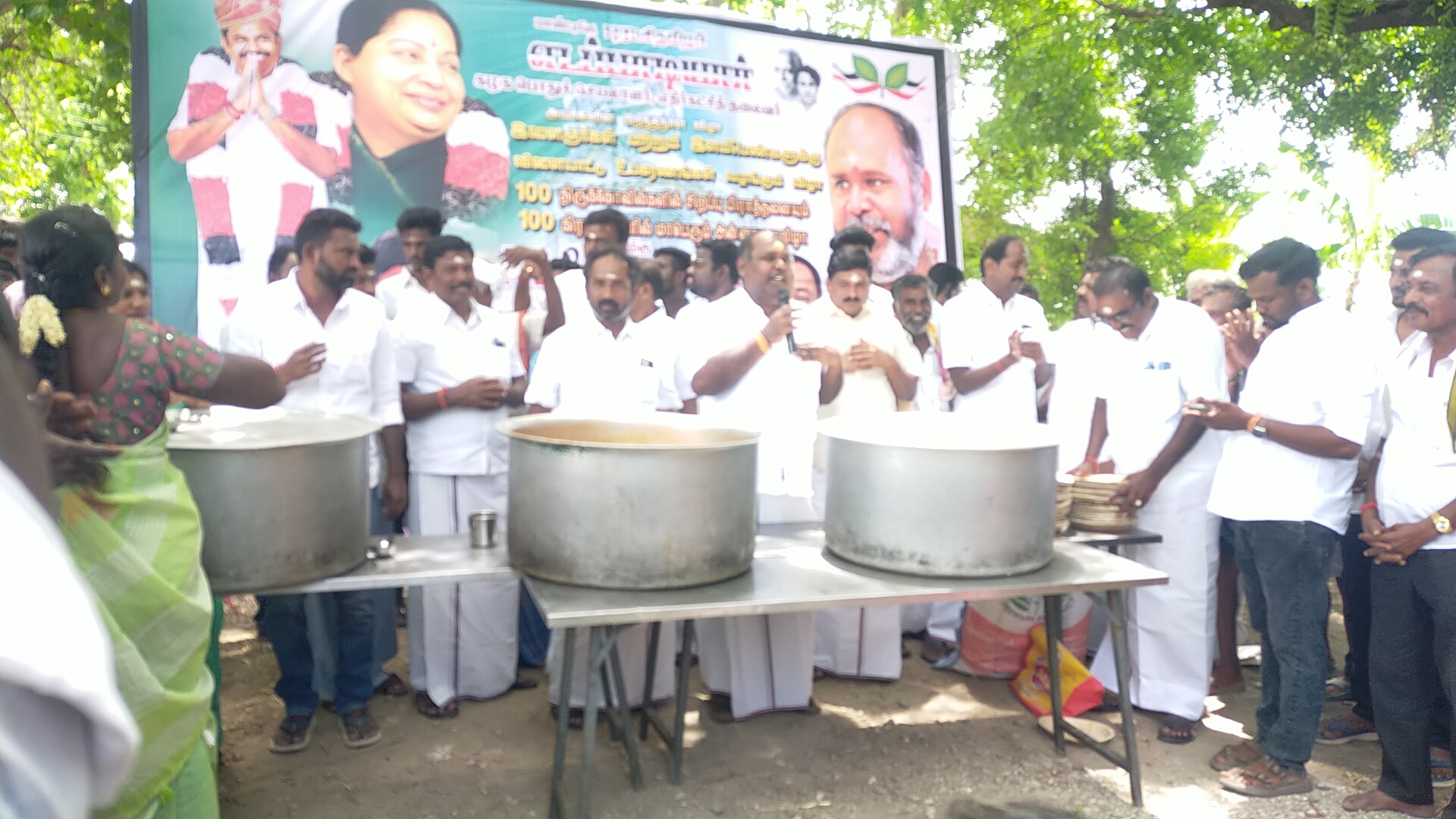 அதிகாரத்தை கையில் வைத்துக்கொண்டு, வெண்ணெய்-யை கையில் வைத்துக் கொண்டு நெய்க்கு அழையும் கதையாக உள்ளது., – கீழடி விவகாரம் தொடர்பாக திமுக நடத்திய ஆர்ப்பாட்டம் குறித்து ஆர்.பி.உதயகுமார் விமர்சனம்