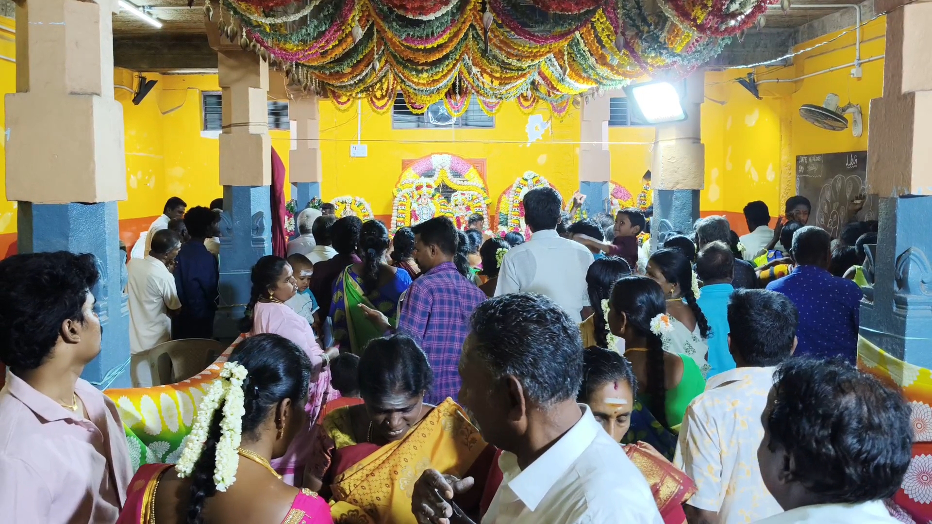 திருவாடானை பெரிய சிவன் கோயிலில் சப்தாவர்ணம் விழா: