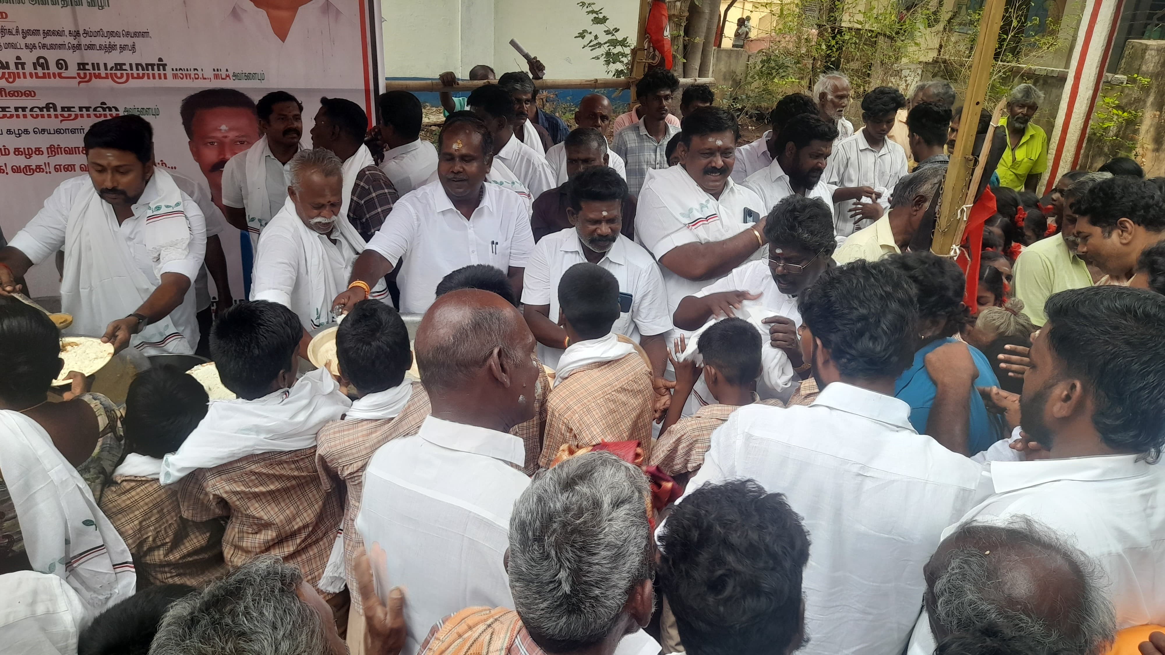 எதிர்க்கட்சியினர் நடுநடுங்கி போகும் அளவிற்கு எடப்பாடி யாருக்கு வரவேற்பு உள்ளதுஆர். பி. உதயகுமார் பெருமிதம்