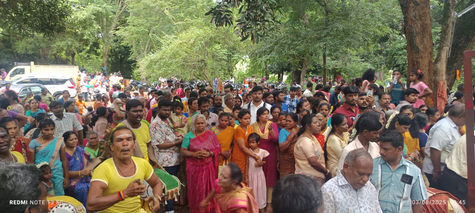 ஸ்ரீ அங்காளம்மனுக்கு சிறப்பு அபிஷேகம்.!