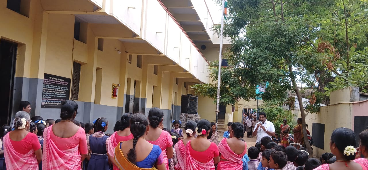 உசிலம்பட்டி பள்ளியில் சுதந்திர தின விழா