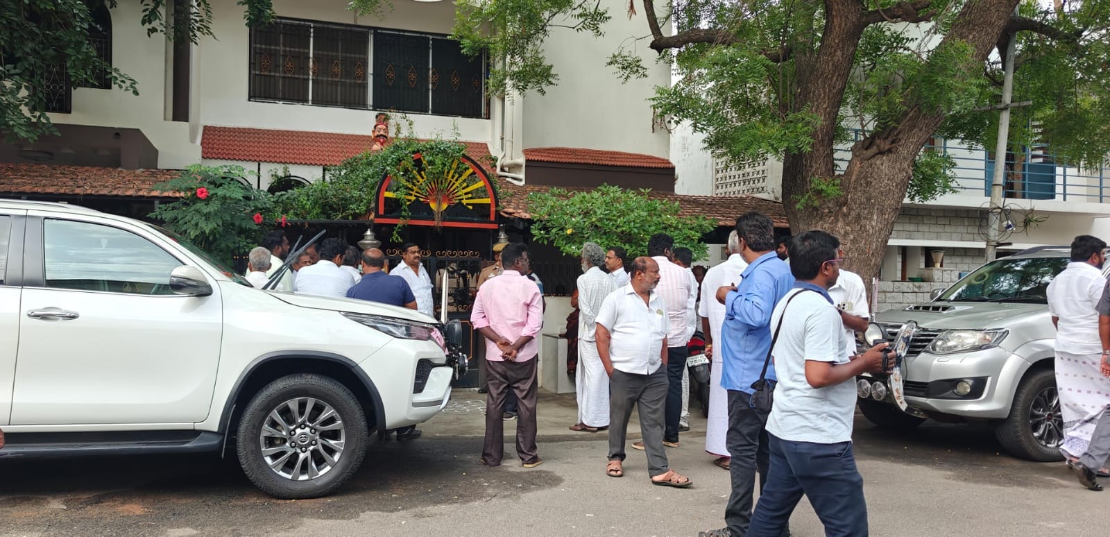 அமைச்சர் ஐ.பெரியசாமி வீட்டில் அமலாக்கத்துறை சோதனை..