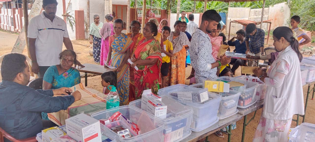மேட்டுப்பாளையத்தில் தூய்மை பணியாளர்களுக்கான இலவச சிறப்பு மருத்துவ முகாம்