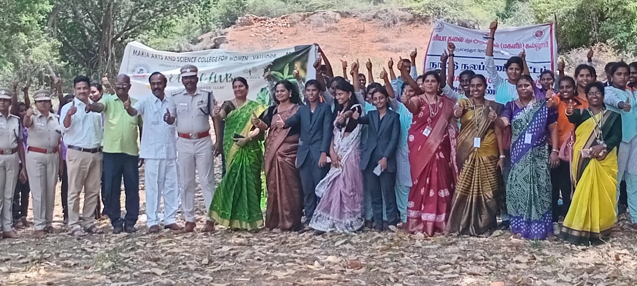 மணிமுத்தாறு வன பகுதியில் விதைப் பந்து வீசும் பணி…