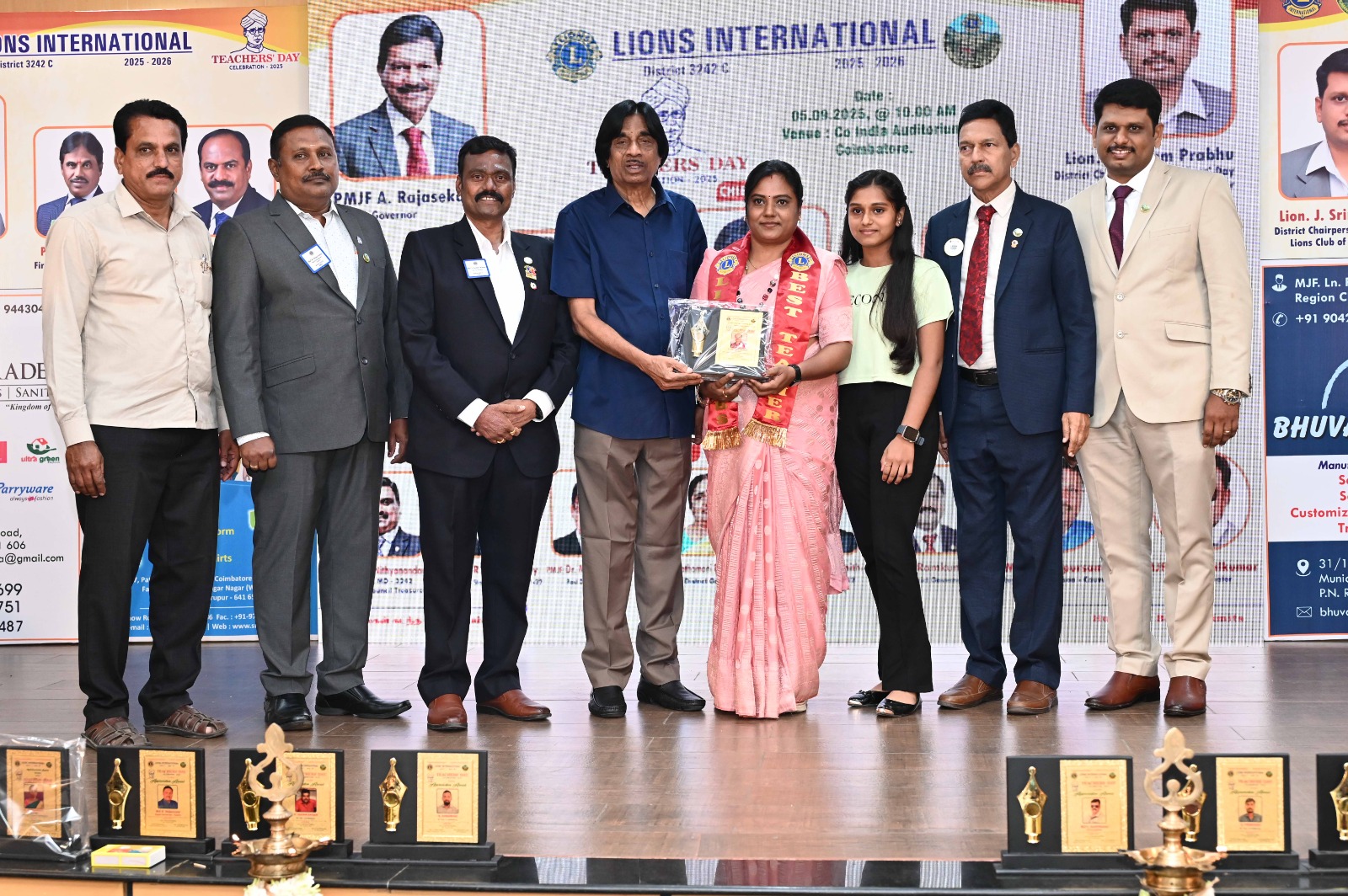 மேட்டுப்பாளையம் ஆசிரியர் ஆனந்தகுமாருக்கு லயன்ஸ் இன்டர்நேஷனல் நல்லாசிரியர் விருது.!