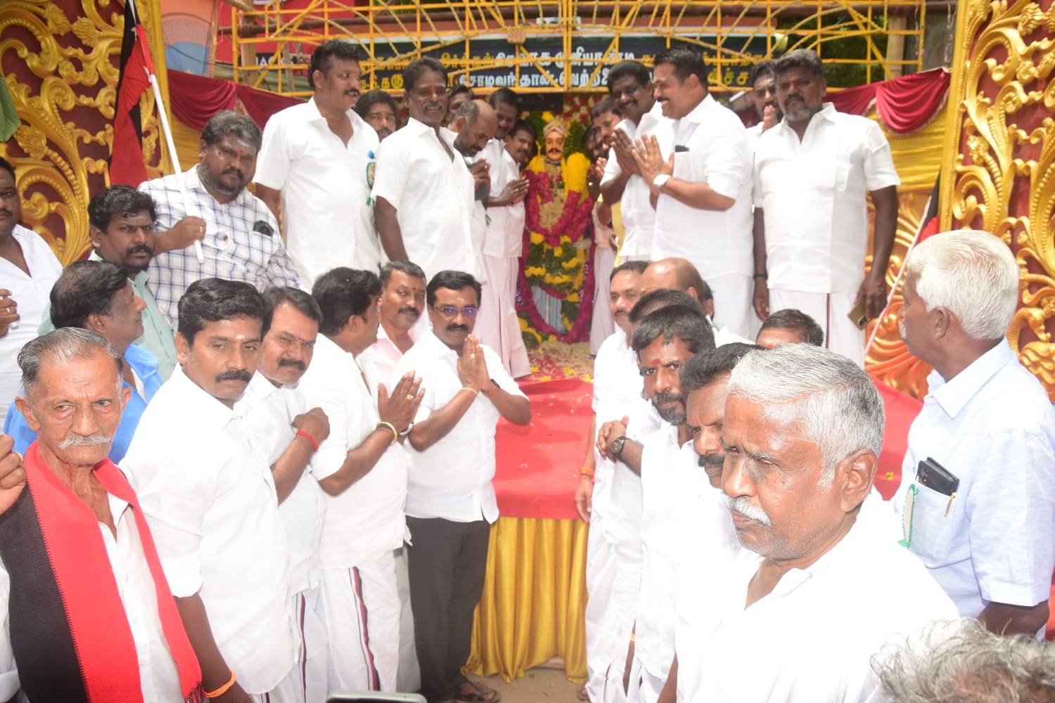 சோழவந்தானில் சுதந்திரப் போராட்ட தியாகி வ உ சி யின் 154 வது பிறந்தநாள் விழா வெங்கடேசன் எம் எல் ஏ மரியாதை