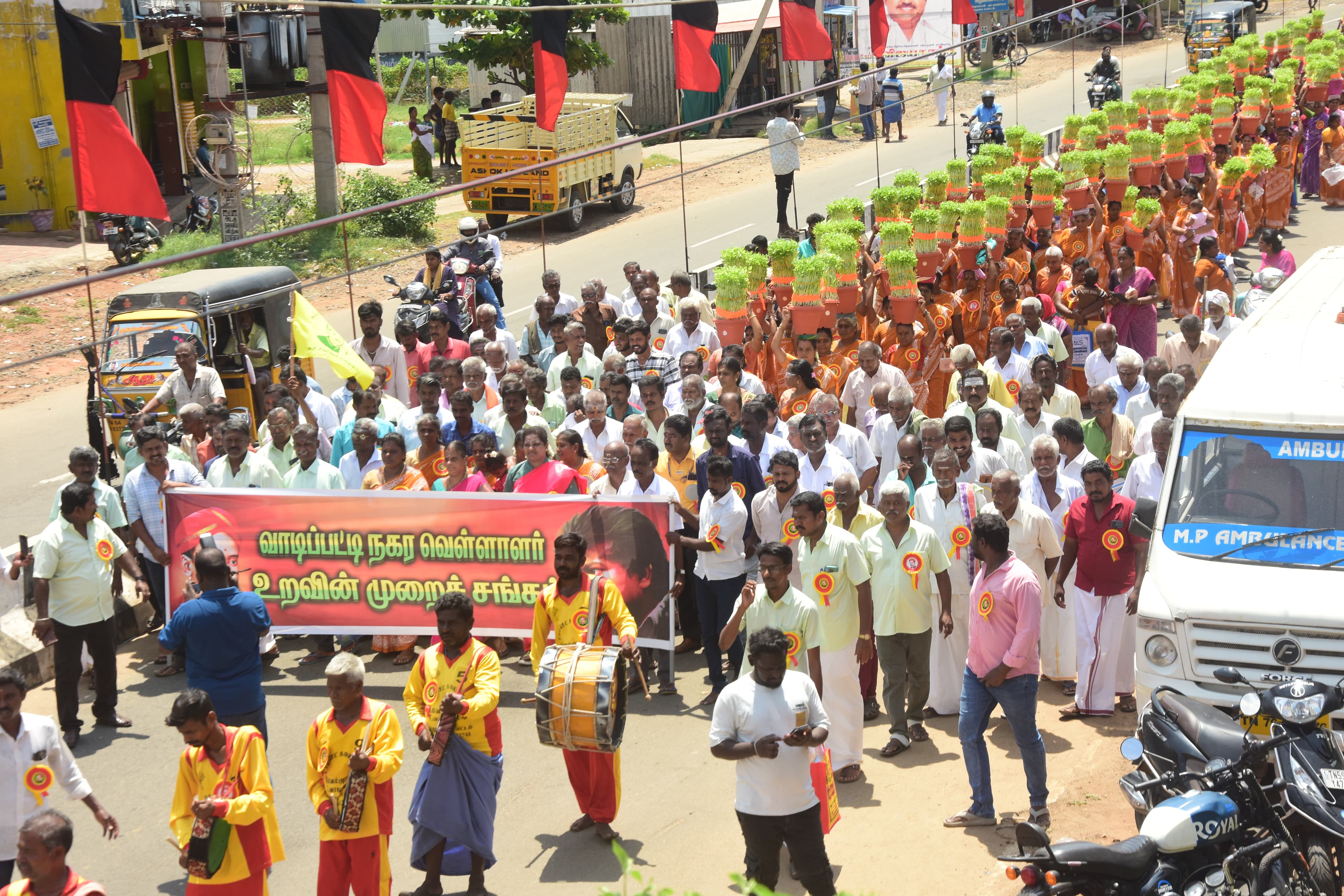 வ உ சி பிறந்தநாளை முன்னிட்டு முளைப்பாரி ஊர்வலம்