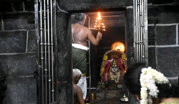 சோழவந்தான் அருகே தென்கரை அகிலாண்டேஸ்வரி சமேத மூலநாத சுவாமி கோவிலில் அன்னாபிஷேகம்