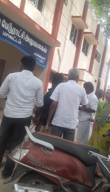 பெண் கவுன்சிலர்கள் அவமானப்படுத்தப்படுவதாக புகார்