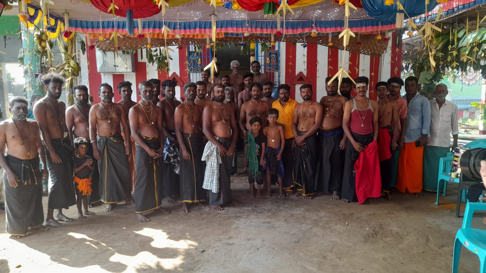 பசும்பொன் நகர் ஸ்ரீ சக்தி விநாயகர் ஸ்ரீதர்ம சாஸ்தா ஐயப்பன் ஸ்ரீபால தண்டாயுதபாணி கோவில் வருடாபிஷேக விழா நடைபெற்றது.