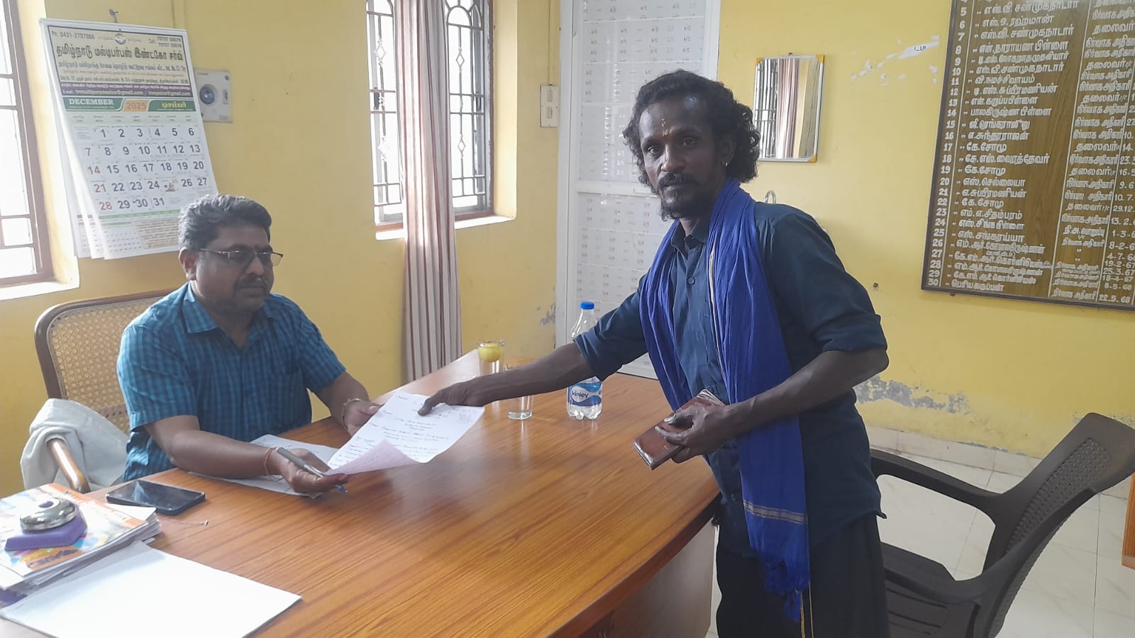 சோழவந்தான் பேரூராட்சி பகுதியில்பொது மக்களுக்கு இடையூறு விளைவிக்கும் பிளக்ஸ் பேனர்களுக்கு கட்டுப்பாடுகள் விதிக்க மீண்டும் மனு