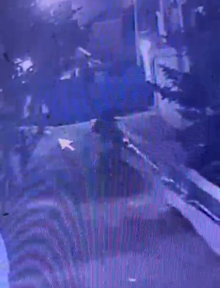 கட்டி முடிக்கப்படாமல் பாதியில் விட்டு சென்ற கழிவுநீர் கால்வாயில் சிறுமி விழும் பதை பதைக்க வைக்கும்சிசிடிவி காட்சிகள்